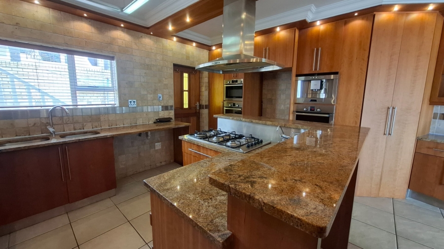 4 Bedroom Property for Sale in Menkenkop Western Cape